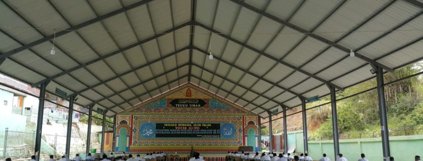 suasana ujian di Pesantren Modern Misbahul Ulum